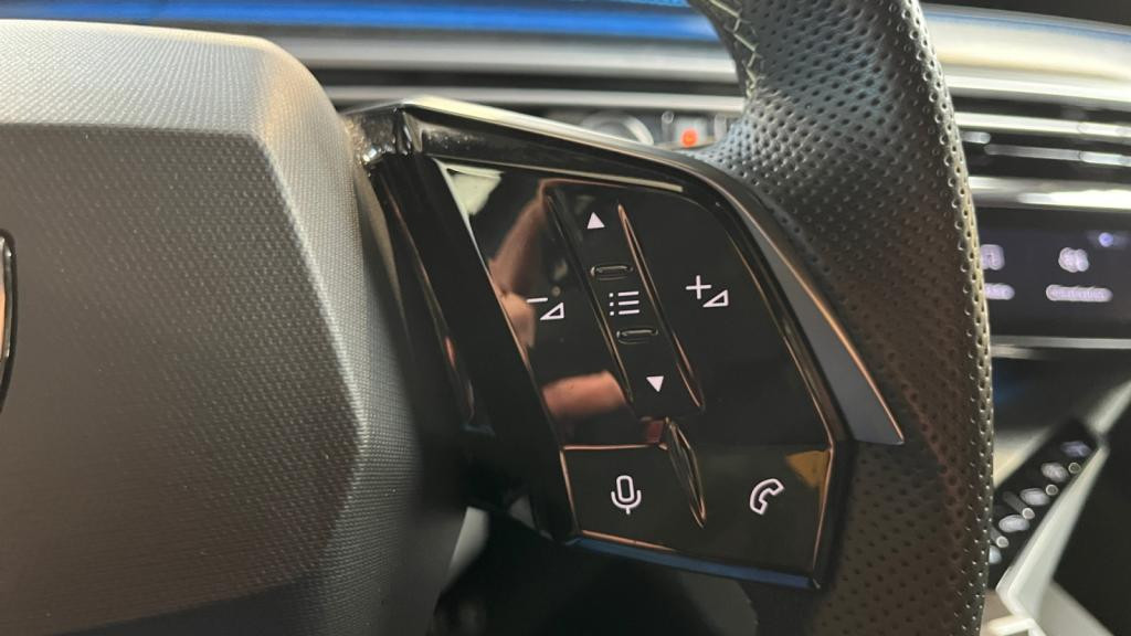 Nouvelle PEUGEOT 5008  1.2i Hybrid -145 - e-DCS6  III 2024 GT 