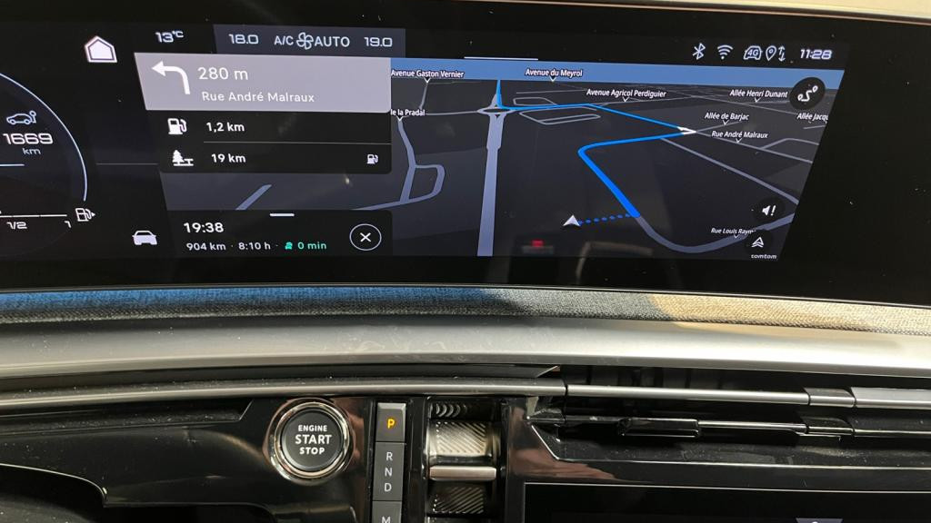 Nouvelle PEUGEOT 5008  1.2i Hybrid -145 - e-DCS6  III 2024 GT 