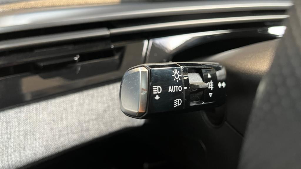 Nouvelle PEUGEOT 5008  1.2i Hybrid -145 - e-DCS6  III 2024 GT 