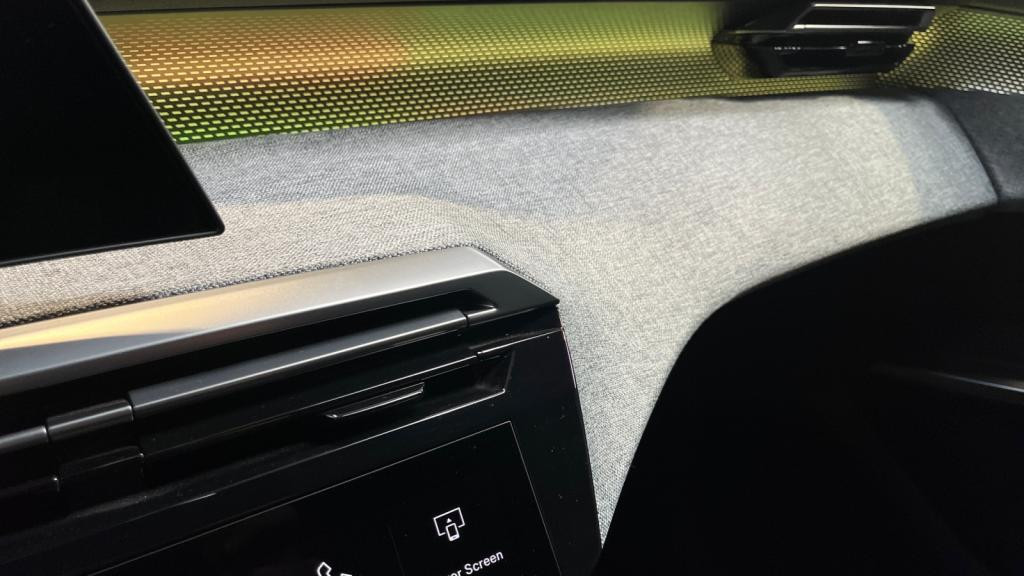 Nouvelle PEUGEOT 5008  1.2i Hybrid -145 - e-DCS6  III 2024 GT 