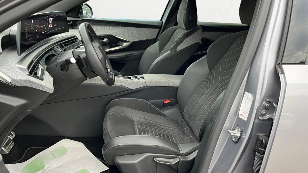 Nouvelle PEUGEOT 3008 Hybrid 145 e-DCS6  III GT - Sellerie Alcantara REFLECTION