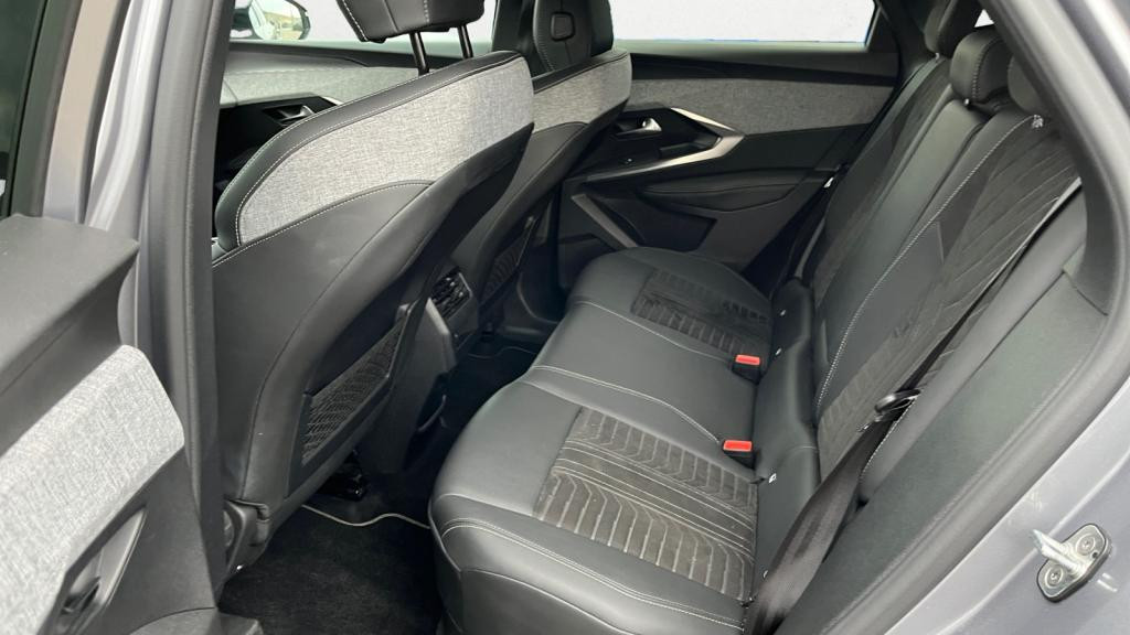 Nouvelle PEUGEOT 3008 Hybrid 145 e-DCS6  III GT - Sellerie Alcantara REFLECTION