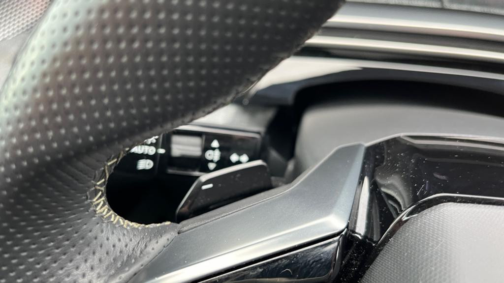 Nouvelle PEUGEOT 3008 Hybrid 145 e-DCS6  III GT - Sellerie Alcantara REFLECTION