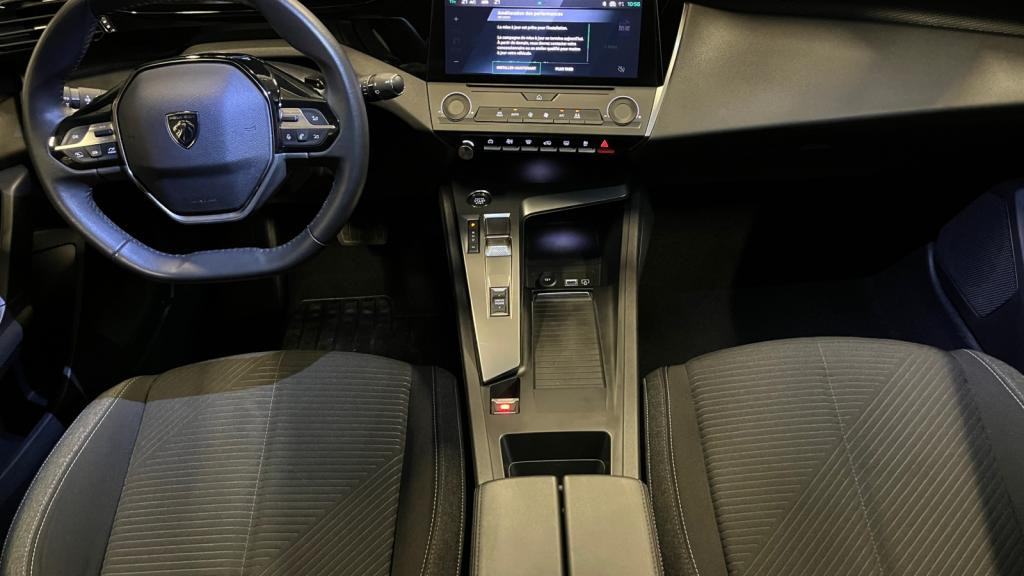 Nouvelle PEUGEOT 308  1.5 BlueHDi S&S - 130 - EAT8  III BERLINE Active Pack