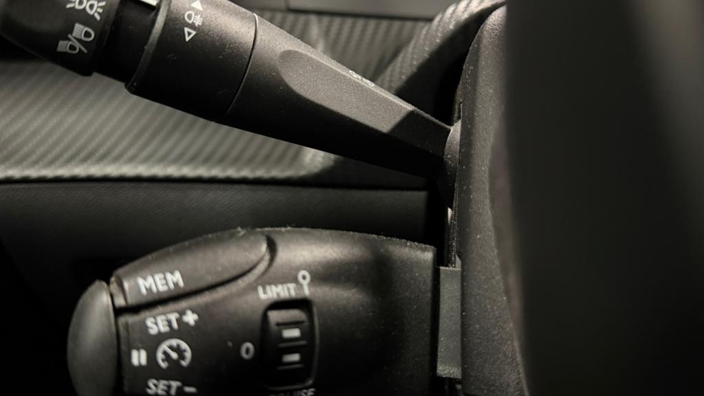 PEUGEOT 208 e- - 136  II BERLINE Active Pack