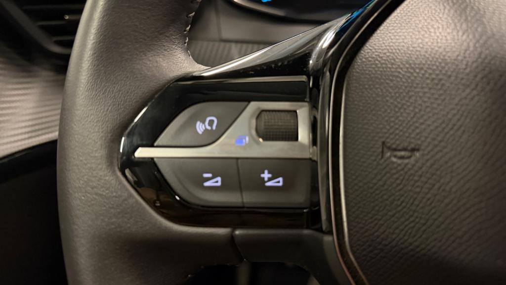 PEUGEOT 208 e- - 136  II BERLINE Active Pack