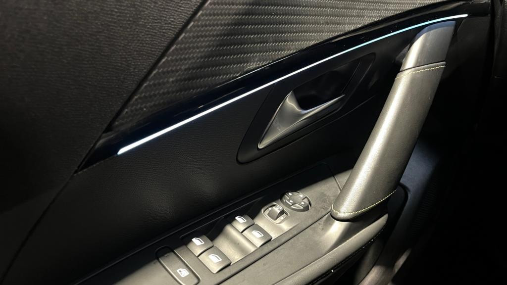 PEUGEOT 208  1.2i PureTech 12V S&S - 100 - BV EAT8  II 2019 BERLINE GT 