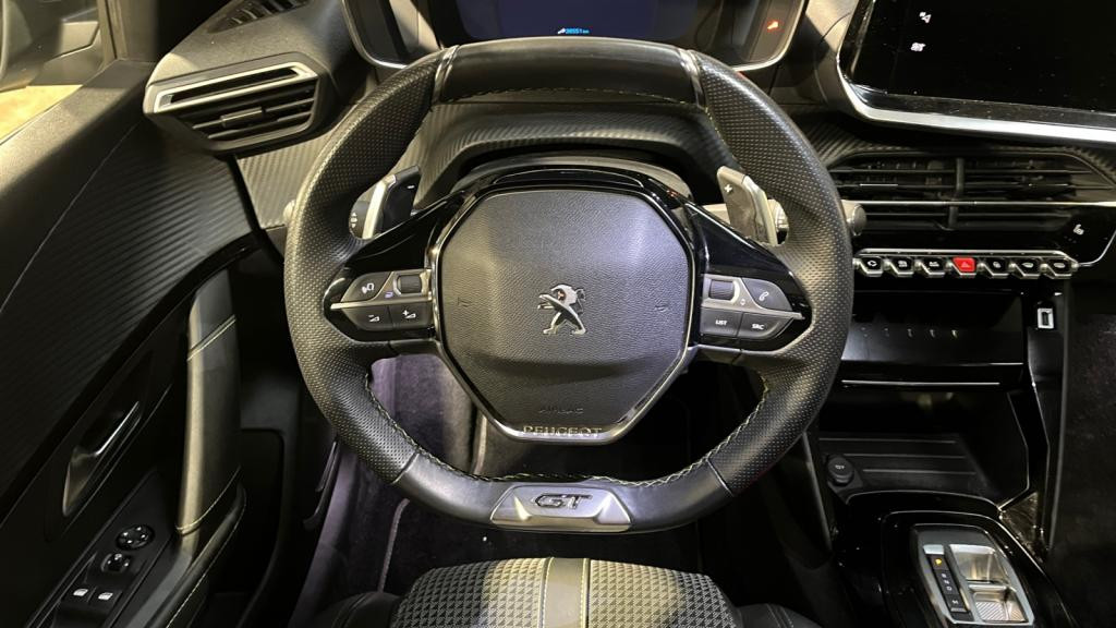 PEUGEOT 208  1.2i PureTech 12V S&S - 100 - BV EAT8  II 2019 BERLINE GT 