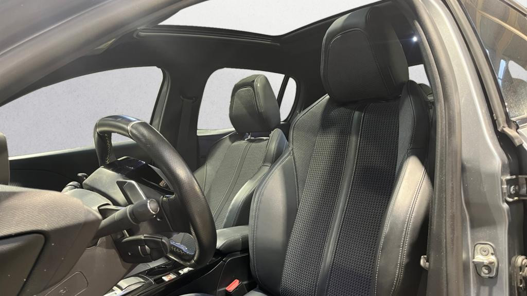 PEUGEOT 208  1.2i PureTech 12V S&S - 100 - BV EAT8  II 2019 BERLINE GT 