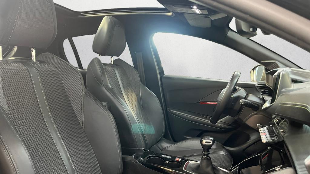 PEUGEOT 208 BlueHDi 100 II GT - Toit Panoramique - Sièges Chauffants - Entretien Complet