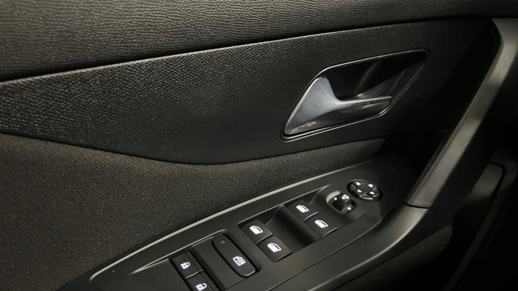 Nouvelle PEUGEOT 308 SW PureTech 130 III SW BREAK Active Pack  - Pack Drive Assist - Pack Safety