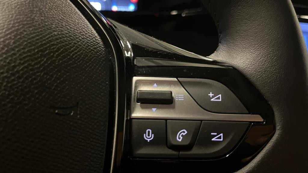 Nouvelle PEUGEOT 308 SW PureTech 130 III SW BREAK Active Pack  - Pack Drive Assist - Pack Safety