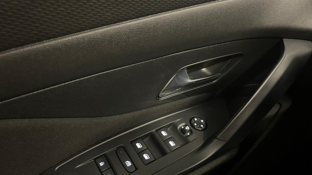 Nouvelle PEUGEOT 308 SW 1.2i PureTech 12V S&S - 130  III SW BREAK Active Pack