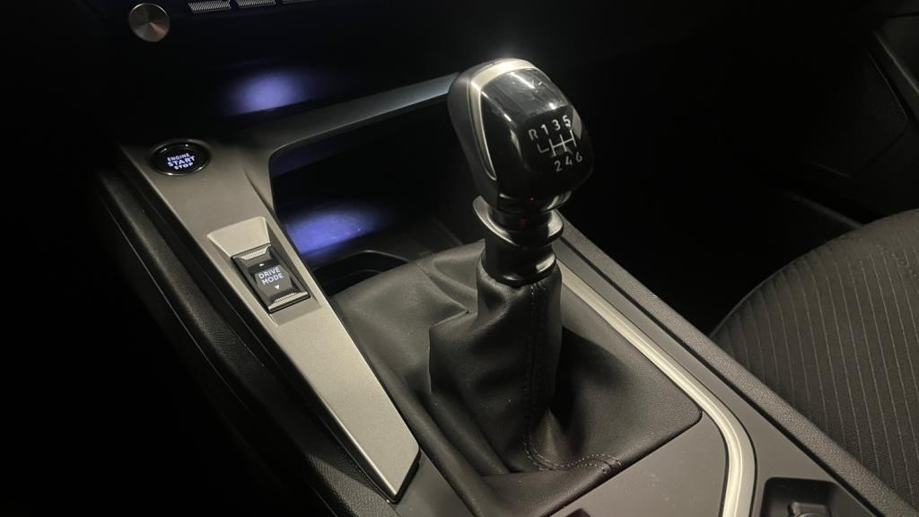 Nouvelle PEUGEOT 308 SW 1.2i PureTech 12V S&S - 130  III SW BREAK Active Pack