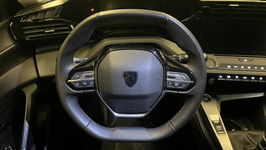 Nouvelle PEUGEOT 308 SW 1.2i PureTech 12V S&S - 130  III SW BREAK Active Pack