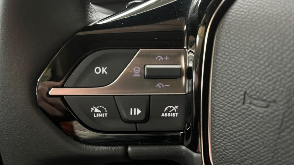 Nouvelle PEUGEOT 308  1.5 BlueHDi S&S - 130 - EAT8  III BERLINE Allure