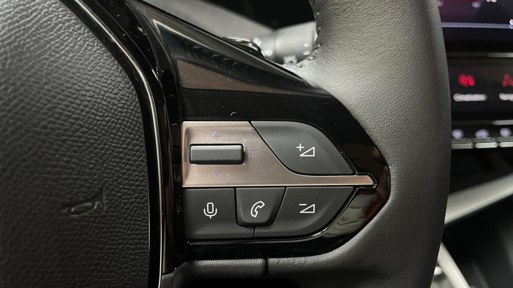 Nouvelle PEUGEOT 308  1.5 BlueHDi S&S - 130 - EAT8  III BERLINE Allure