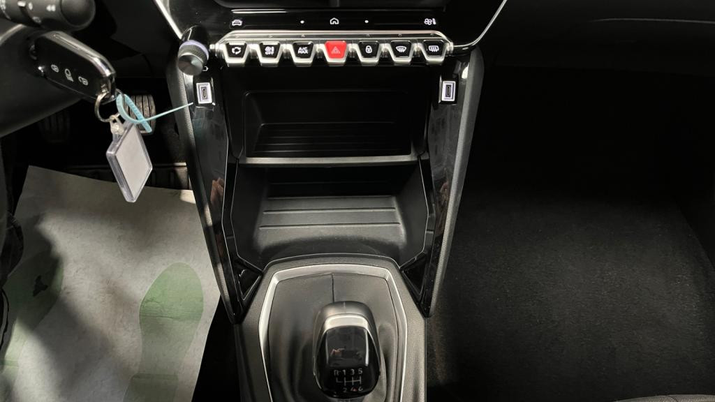 Nouvelle PEUGEOT 208 PureTech 100 II Active - Pack Navigation
