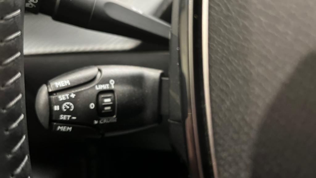 Nouvelle PEUGEOT 208 PureTech 100 II Active - Pack Navigation