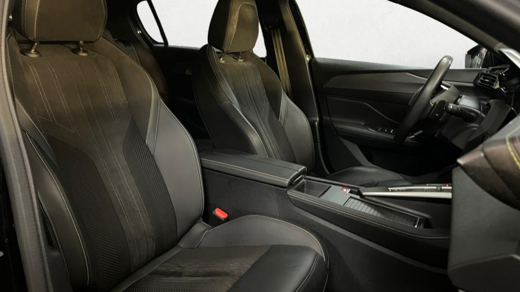 PEUGEOT 308 PureTech 130 EAT8 III GT- Sellerie Alcantara - Sièges Electriques