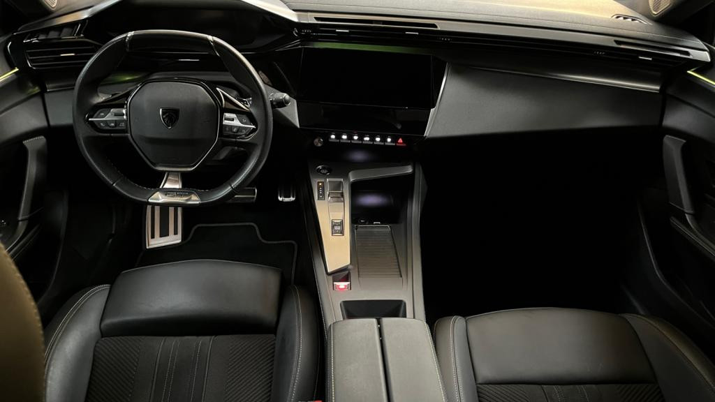 PEUGEOT 308 PureTech 130 EAT8 III GT- Sellerie Alcantara - Sièges Electriques