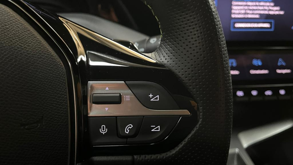 PEUGEOT 308 PureTech 130 EAT8 III GT- Sellerie Alcantara - Sièges Electriques