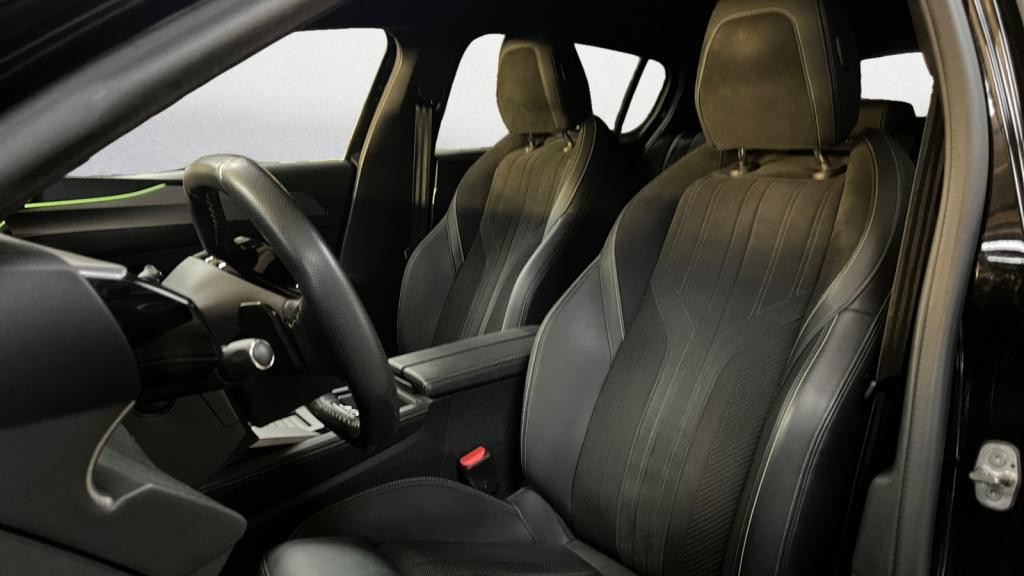 PEUGEOT 308 PureTech 130 EAT8 III GT- Sellerie Alcantara - Sièges Electriques