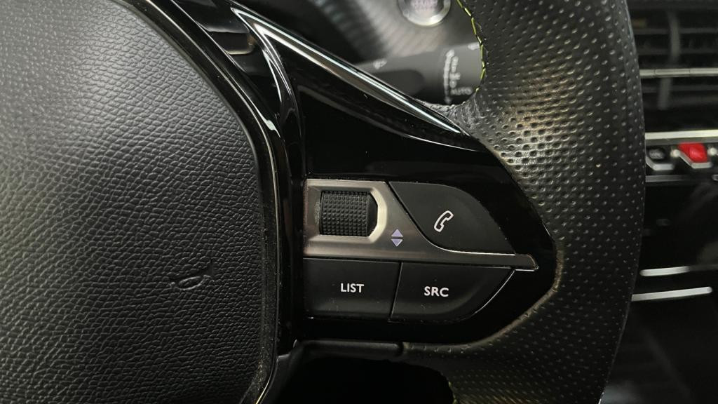 PEUGEOT 208  1.5 BlueHDi 100 II GT - Toit Panoramique