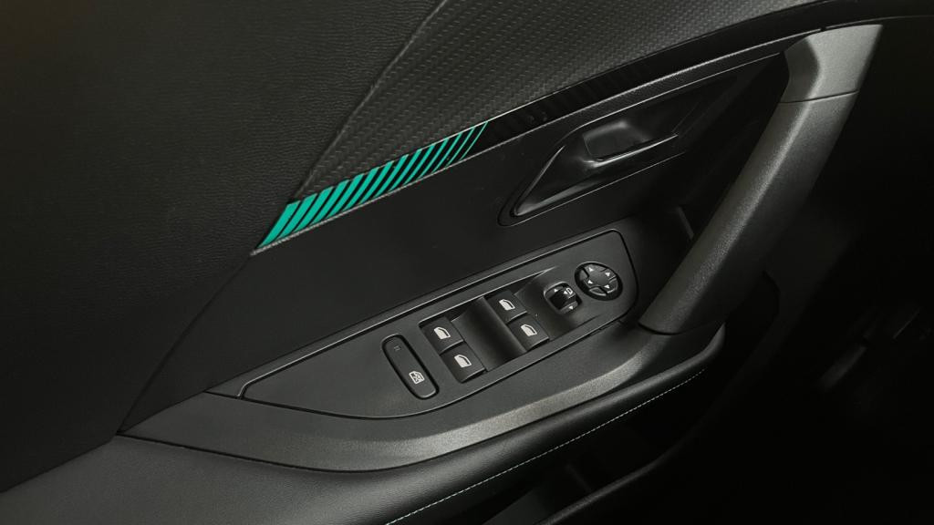 PEUGEOT 2008 BlueHDi 110 II Allure - Navigation - Keyless - Caméra