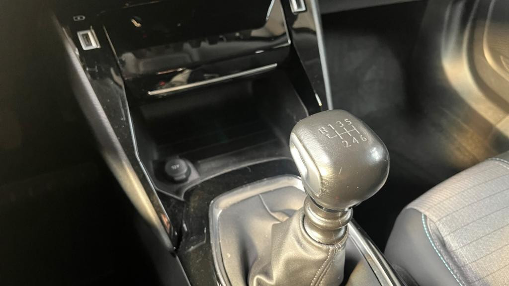 PEUGEOT 2008 BlueHDi 110 II Allure - Navigation - Keyless - Caméra