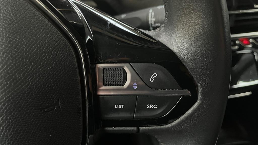 PEUGEOT 2008 BlueHDi 110 II Allure - Navigation - Keyless - Caméra