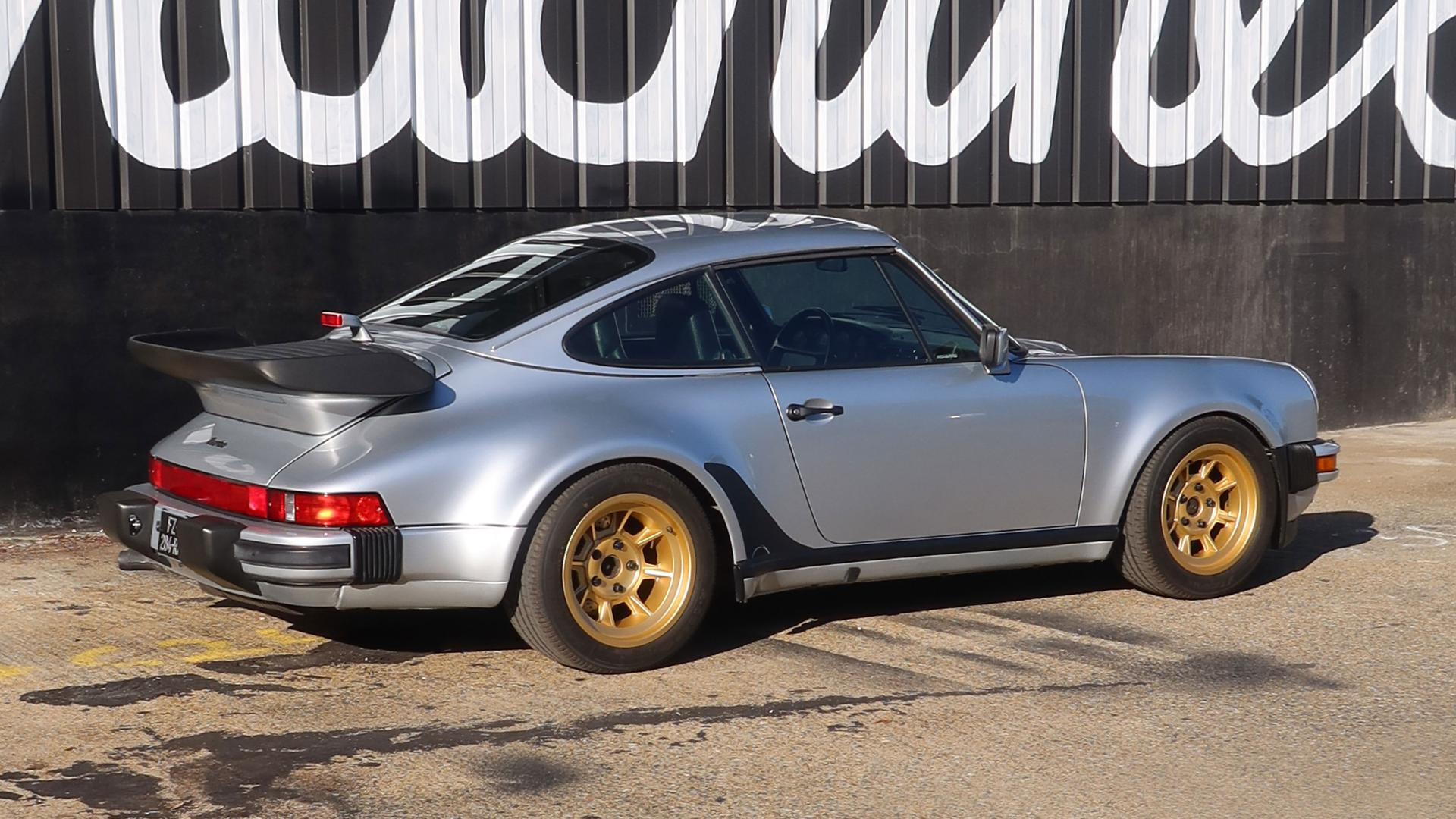 PORSCHE 911 930 TURBO CABRIOLET MATCHING COLOR ET NUMBERS  MACHINE REVIVAL
