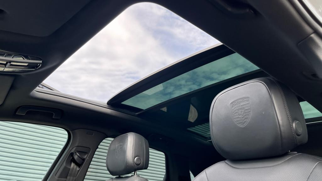 PORSCHE CAYENNE 3.0i V6 - 462 - Tiptronic S - Start&Stop  E-Hybrid