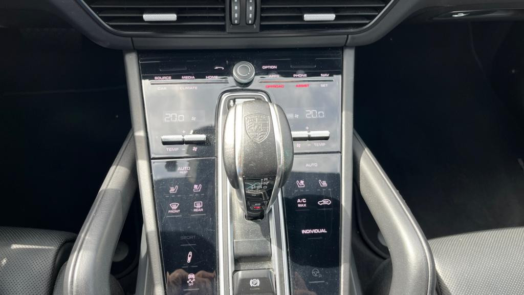 PORSCHE CAYENNE 3.0i V6 - 462 - Tiptronic S - Start&Stop  E-Hybrid