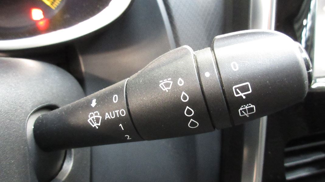 RENAULT CLIO 4 DCI 90 ENERGY E6 INTENS 2015 5P