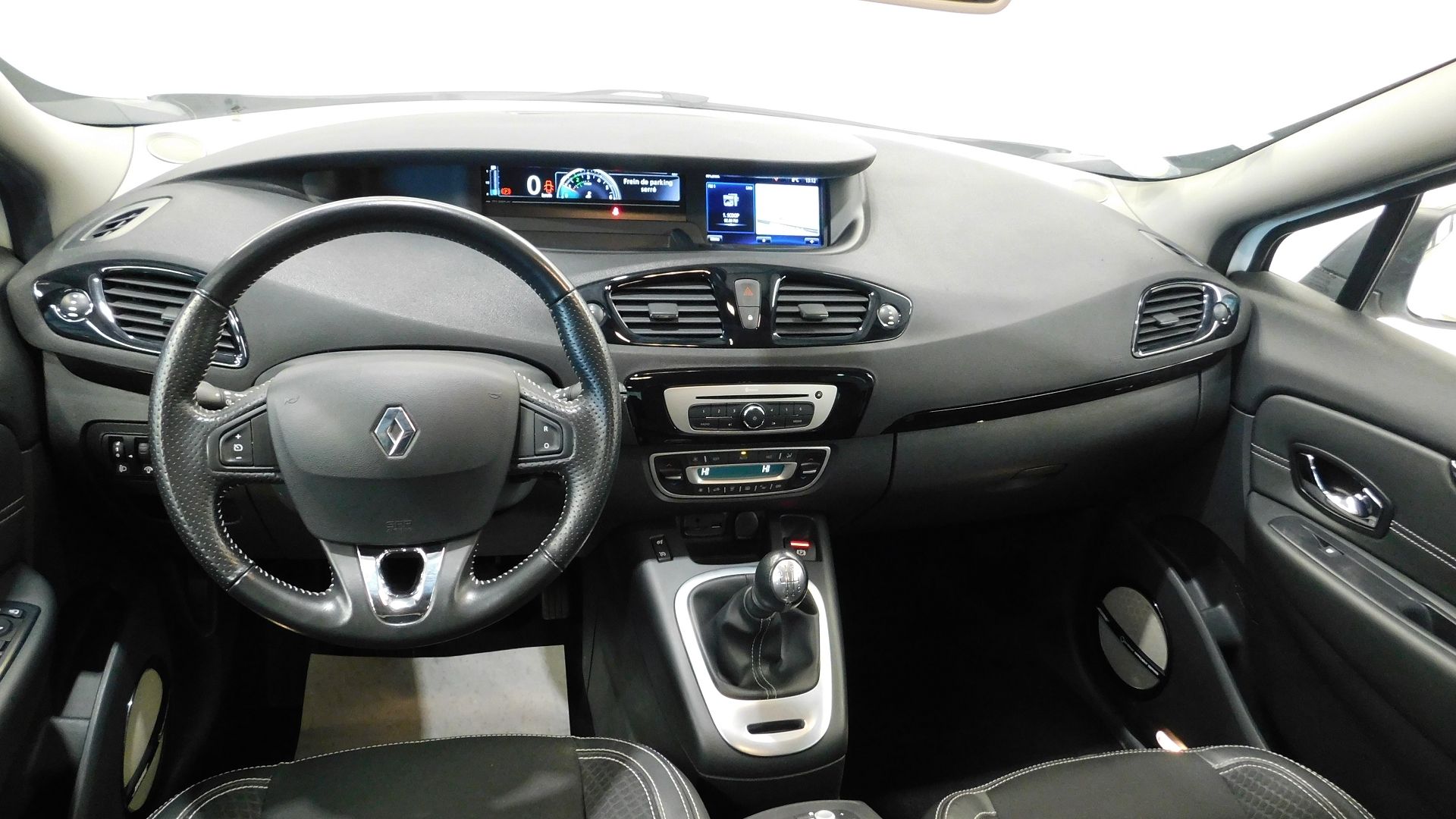 RENAULT GRAND SCENIC 3 1.5 DCI 110CH ENERGY BOSE ECO² EURO6 7 PLACES 2015