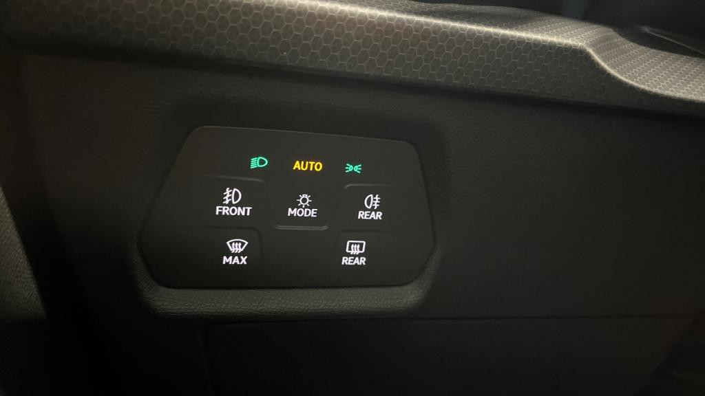 Nouvelle SEAT LEON 1.5 eTSI - 115 - DSG 7 BERLINE Style 