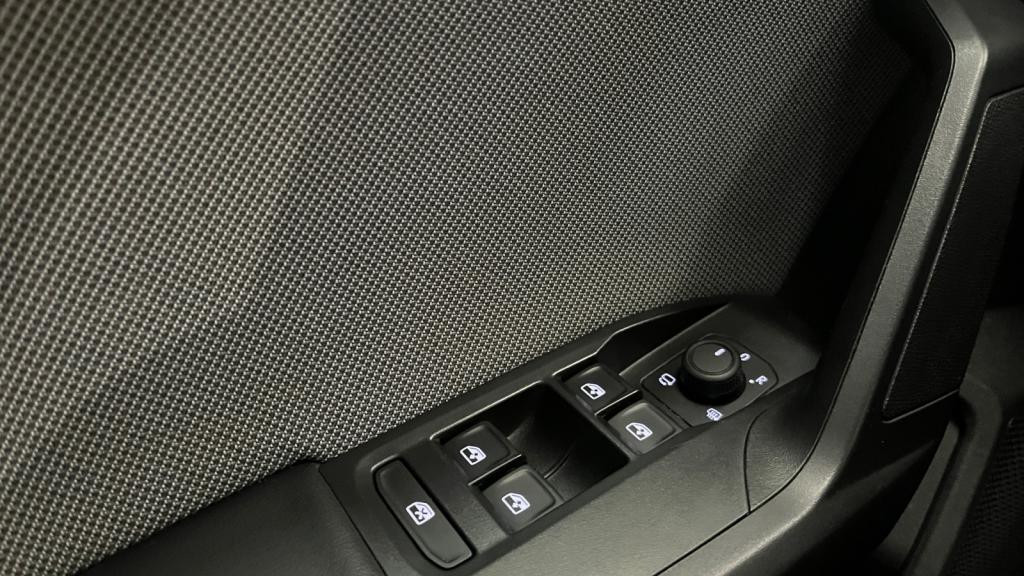 Nouvelle SEAT LEON 1.5 eTSI - 115 - DSG 7 BERLINE Style 