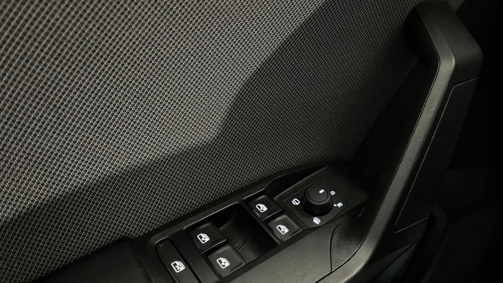 Nouvelle SEAT LEON 1.5 eTSI - 115 - DSG 7 BERLINE Style 