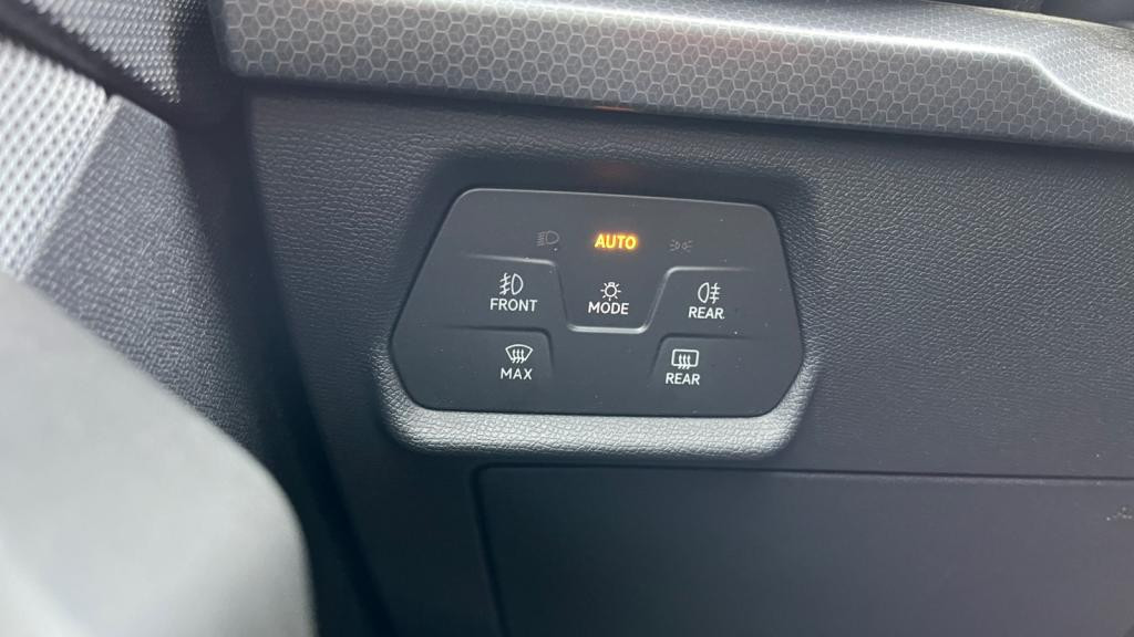 SEAT Leon Sportstourer 2.0 16V TDI - 150 - DSG 7 SPORTSTOURER BREAK Business 