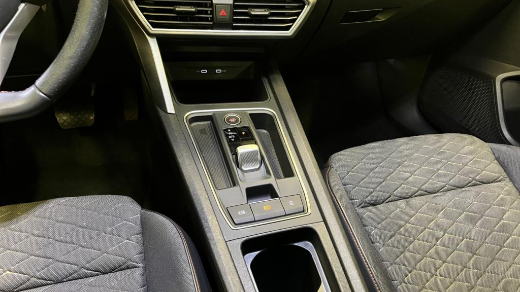 SEAT LEON 1.4 e-HYBRID - 204 - DSG 6  BERLINE FR 