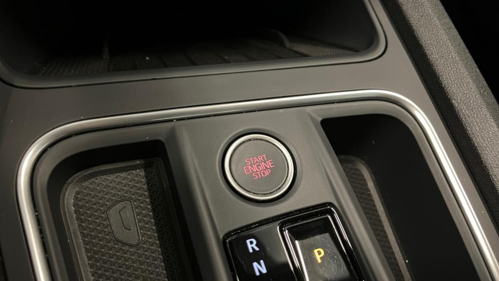 SEAT LEON 1.4 e-HYBRID - 204 - DSG 6  BERLINE FR 