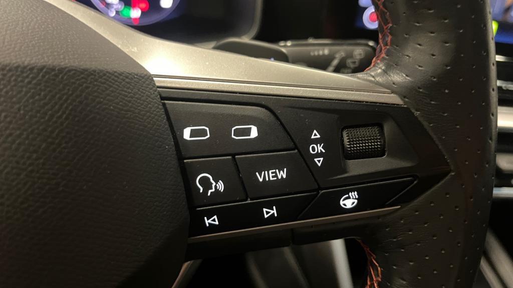 SEAT Leon Sportstourer 2.0 16V TDI - 150 - DSG 7 SPORTSTOURER BREAK FR 