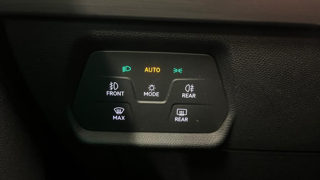 SEAT Leon Sportstourer 2.0 16V TDI - 150 - DSG 7 SPORTSTOURER BREAK FR 