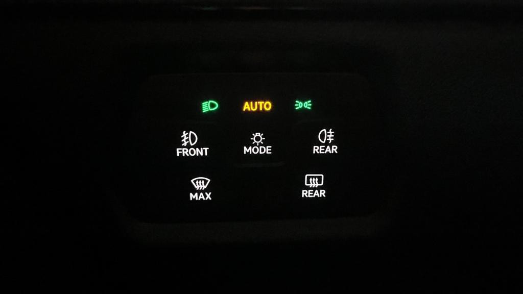 Nouvelle SEAT LEON 1.5 eTSI - 115 - DSG 7 BERLINE Style 