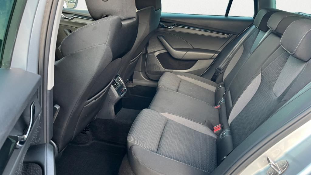 SKODA OCTAVIA COMBI 1.4 TSI PHEV iV- 204 - DSG6e Start & Stop  IV  Ambition Combi