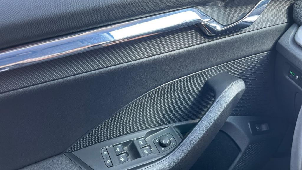 SKODA OCTAVIA COMBI 1.4 TSI PHEV iV- 204 - DSG6e Start & Stop  IV - Style Combi