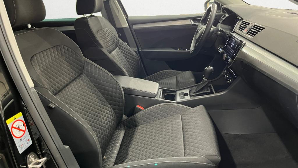 SKODA SUPERB COMBI 2.0 TDI SCR - 150 - DSG7  III Business PHASE 2 Combi