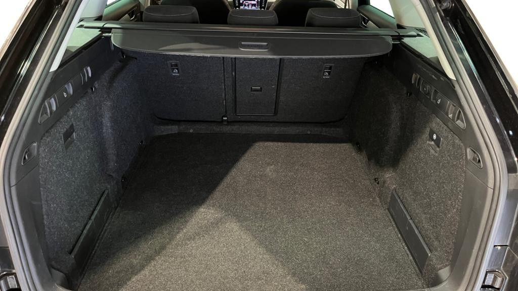 SKODA SUPERB COMBI 2.0 TDI SCR - 150 - DSG7  III Business PHASE 2 Combi