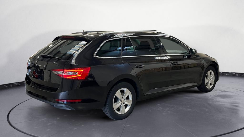SKODA SUPERB COMBI 2.0 TDI SCR - 150 - DSG7  III Business PHASE 2 Combi